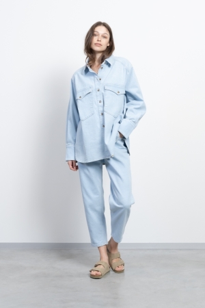  LIGHT BLUE