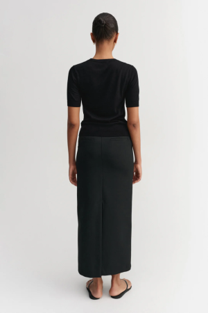 4657 BLACK