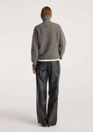421-23-326 GREY MOULINE